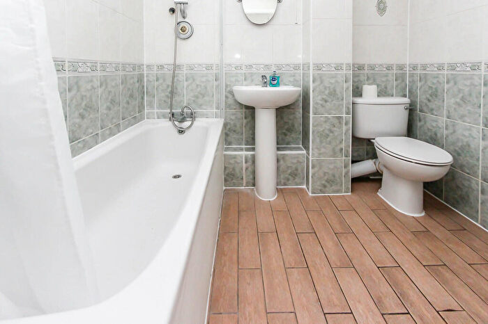 3 Bedroom Semi-Detached House For Sale In Wantage Road, Irchester, NN29