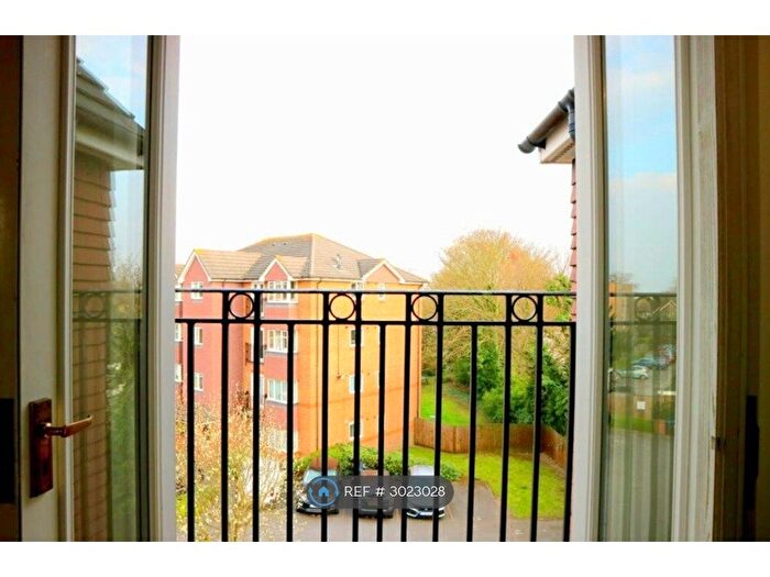 2 Bedroom Flat To Rent In Jemmett Close, Kingston Upon Thames, KT2