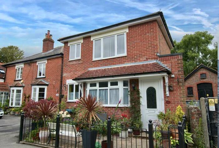 2 Bedroom Maisonette Flat To Rent In The Green, Rowland's Castle, PO9