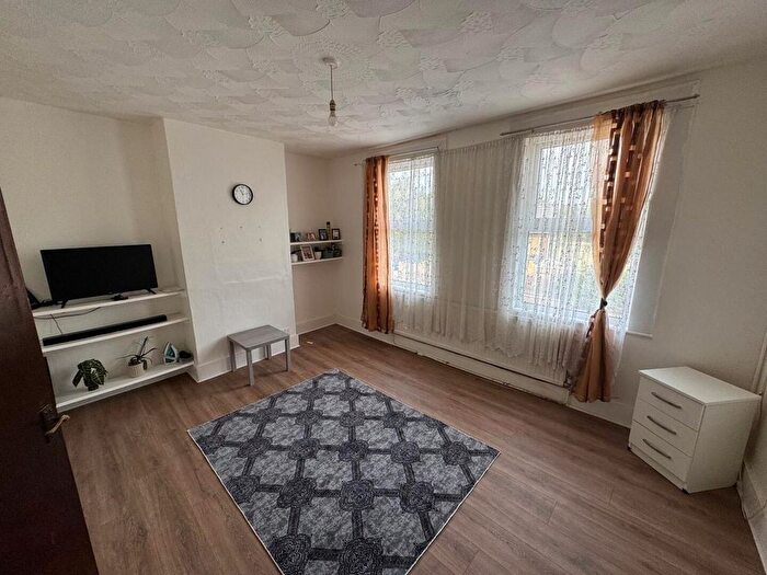 1 Bedroom Flat To Rent In East Hill, Dartford, DA1