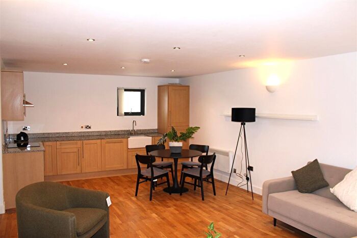 2 Bedroom Flat To Rent In Isaac Way, Manchester, M4