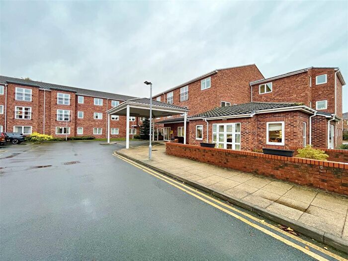 2 Bedroom Flat For Sale In Fern Bank Court, Moat Way, Brayton, Selby, YO8