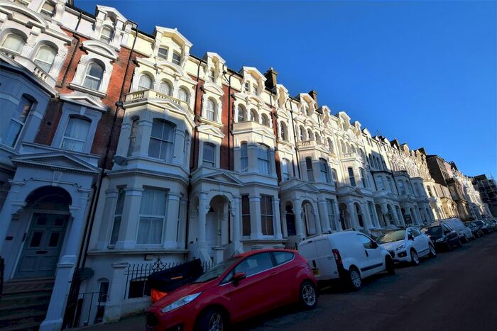 2 Bedroom Flat To Rent In Warrior Gardens, St. Leonards-On-Sea, TN37
