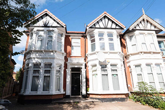 1 Bedroom Flat To Rent In Redcliffe Gardens, Ilford, IG1