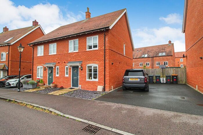 3 Bedroom Semi-Detached House To Rent In Stedeham Road, Great Denham, Bedford, MK40