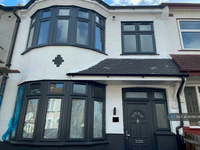 4 Bedroom Terraced House To Rent In Lincoln Road, Enfield, EN1