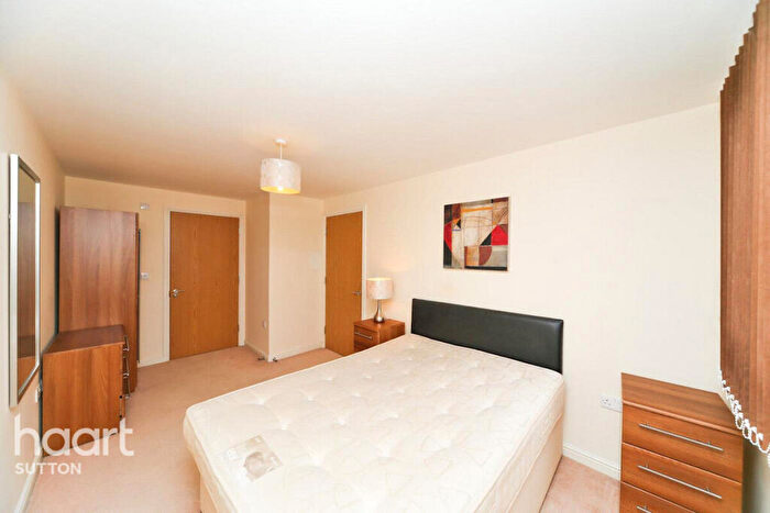 2 Bedroom Apartment For Sale In Aspects Throwley Way, Sutton, SM1