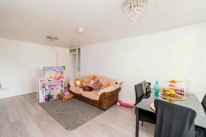 3 Bedroom Flat To Rent In King Street, Southampton, SO14