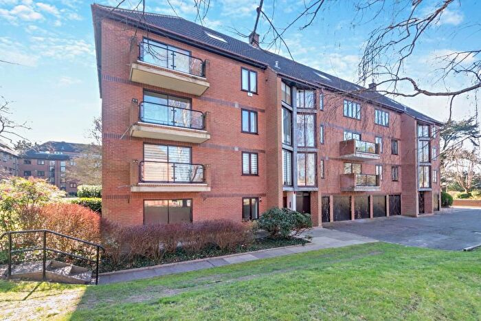 2 Bedroom Flat To Rent In Winslow Close, Eastcote, Pinner, HA5