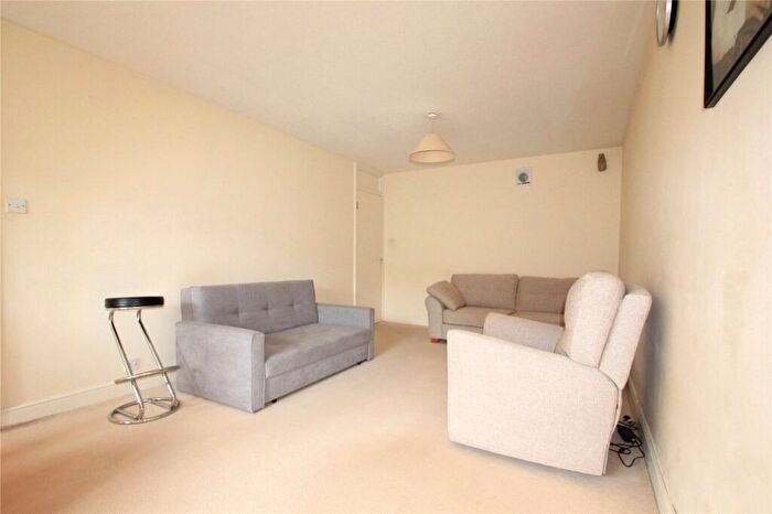 1 Bedroom Apartment To Rent In Radley Court, Beachborough Road, Bromley, BR1