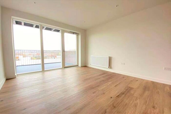 2 Bedroom Apartment To Rent In Alington House, N8