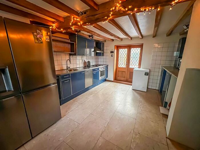 5 Bedroom Semi-Detached House For Sale In Queen Street, Great Oakley, CO12