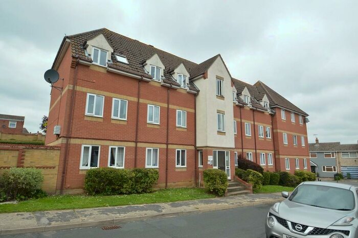 2 Bedroom Flat To Rent In Courtlands, Halstead, CO9