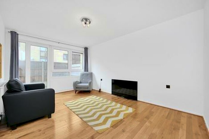2 Bedroom Flat To Rent In Coniston House, Southern Grove, London, E3