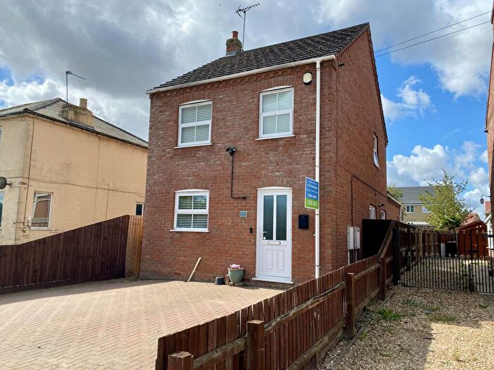 3 Bedroom Detached House For Sale In Fen Road, Holbeach, PE12