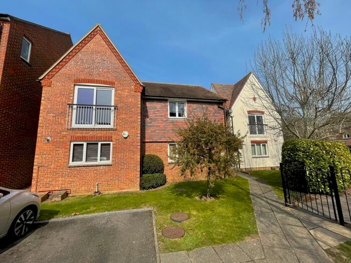 2 Bedroom Flat To Rent In Marina Way, Abingdon, OX14