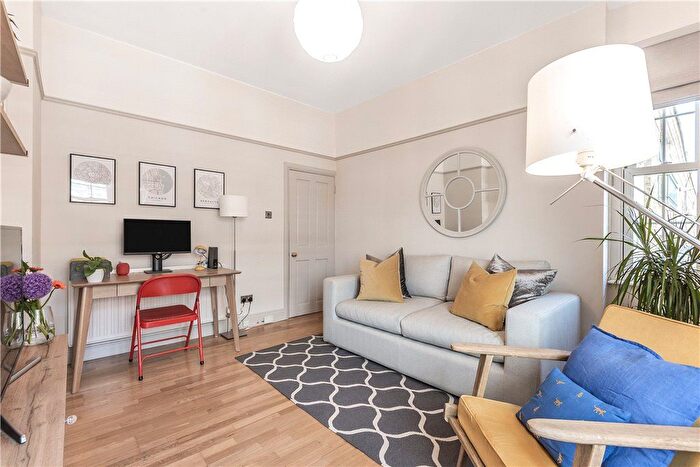 2 Bedroom Flat To Rent In Tooley Street, London, SE1