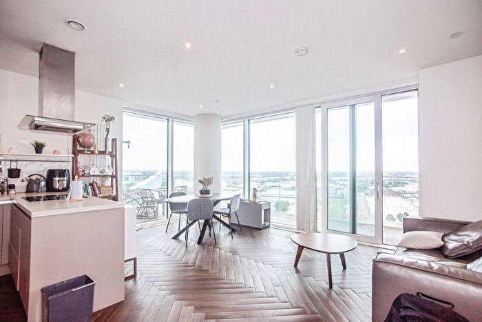 3 Bedroom Flat For Sale In Blue, Media City Uk, Salford, Greater Manchester, M50