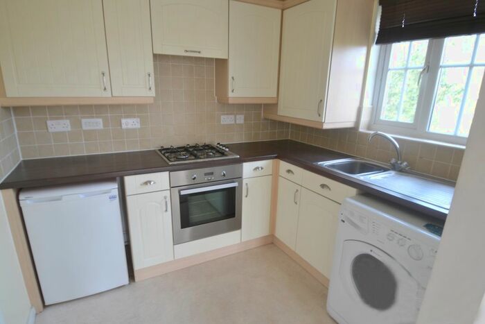 2 Bedroom Flat To Rent In Primrose Place, Bessacarr, Doncaster, DN4