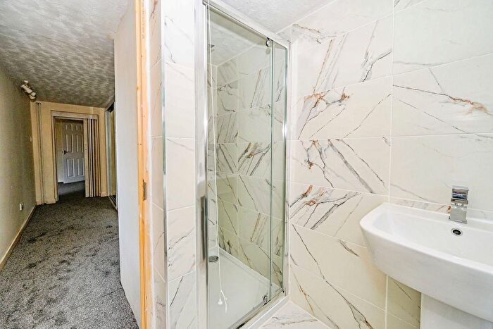 3 Bedroom End Of Terrace House For Sale In West Street, Dunstable, Bedfordshire, LU6