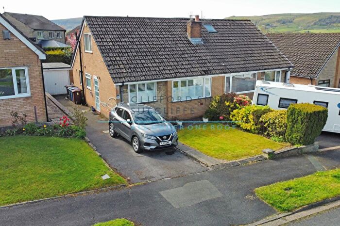 3 Bedroom Semi Detached House For Sale In Hollins Avenue, Cliviger, BB10