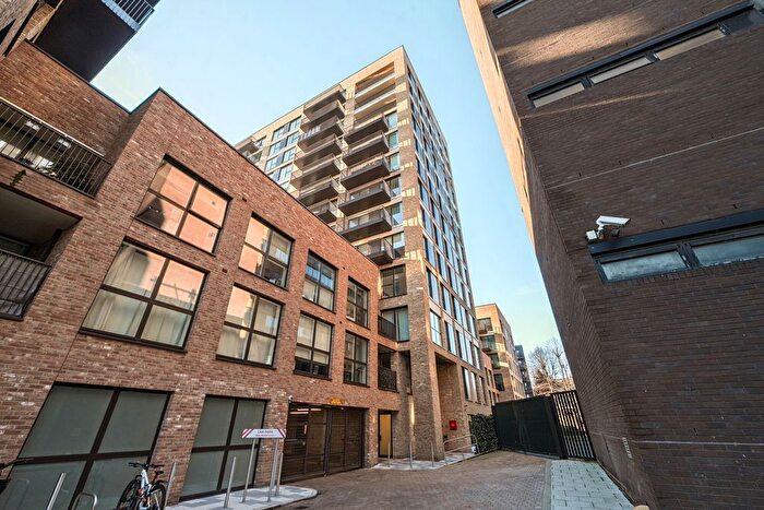 2 Bedroom Flat For Sale In Bathgate Place, London, W13