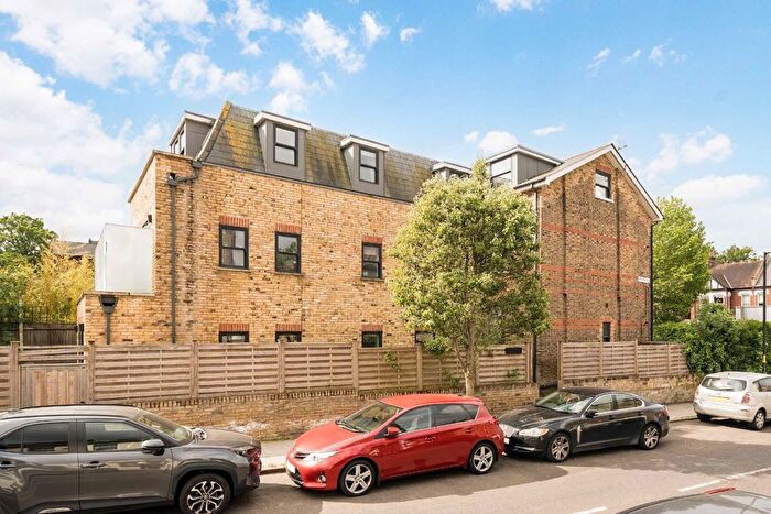 2 Bedroom Flat To Rent In Lordship Lane, East Dulwich, SE22