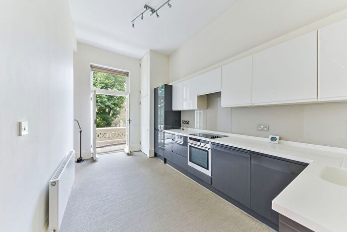 2 Bedroom Flat To Rent In Eliot Park, London, SE13