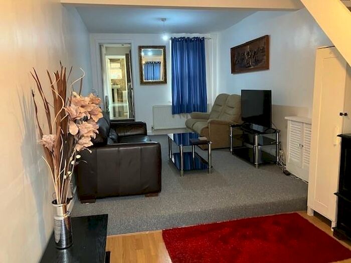 2 Bedroom House To Rent In Salisbury Road, Luton, LU1