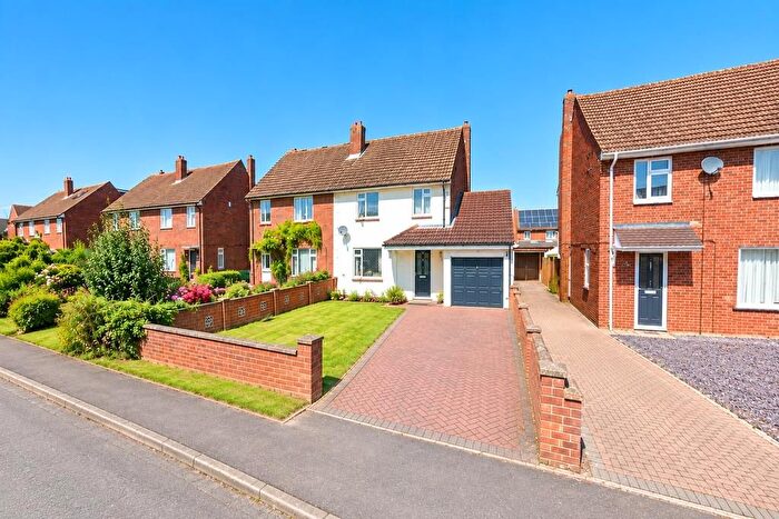 3 Bedroom Semi-Detached House For Sale In Wellington Road, Shortstown, MK42