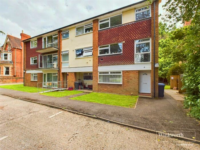 3 Bedroom Apartment To Rent In The Firs, Bath Road, Reading, Berkshire, RG1