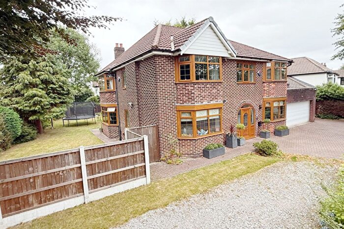 4 Bedroom Detached House For Sale In Southdown Crescent, Cheadle Hulme, SK8