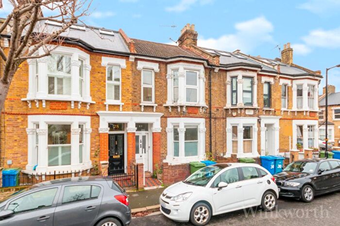 2 Bedroom Apartment To Rent In Dayton Grove, London, SE15