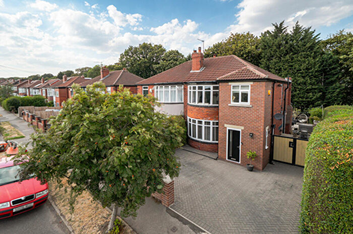 3 Bedroom Semi Detached House For Sale In West Park Drive West, Roundhay, Leeds, LS8
