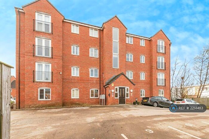 2 Bedroom Flat To Rent In Chapman Road, Thornbury, Bradford, BD3