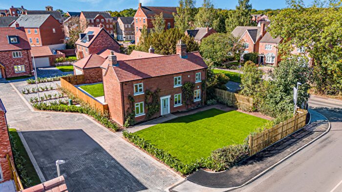 4 Bedroom Detached House For Sale In Wharf Farm, Dickens Heath Road, B90