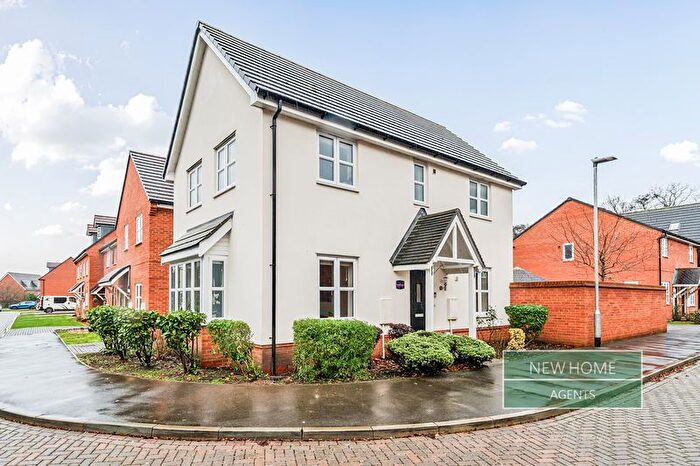 3 Bedroom Detached House For Sale In Dragonfly Chase Sandhurst, GU47