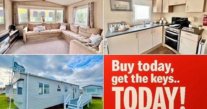 3 Bedroom Park Home For Sale In Coast Road Corton, Lowestoft, NR32