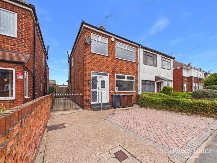 3 Bedroom Semi Detached House For Sale In Welwyn Park Avenue, Hull, East Yorkshire, HU6