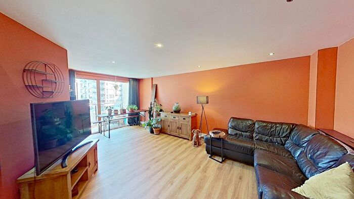 2 Bedroom Flat To Rent In Chadwick Street, Leeds City Centre, Leeds, LS10