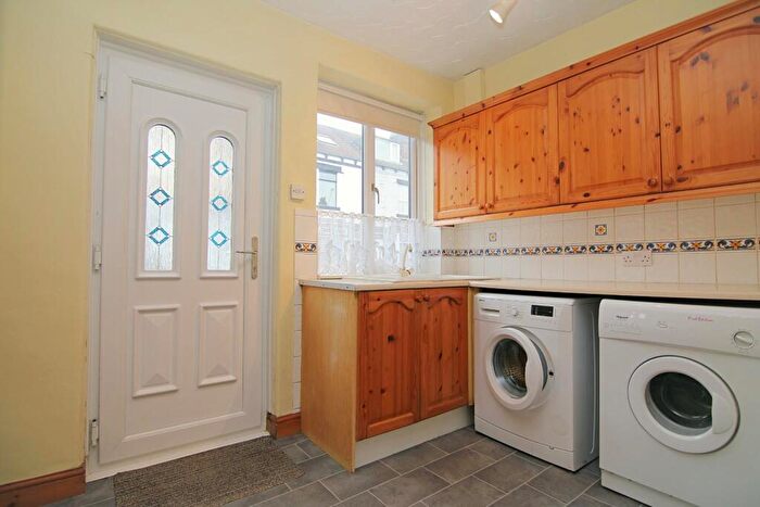 3 Bedroom Terraced House For Sale In Stanningley Road, Leeds, LS13