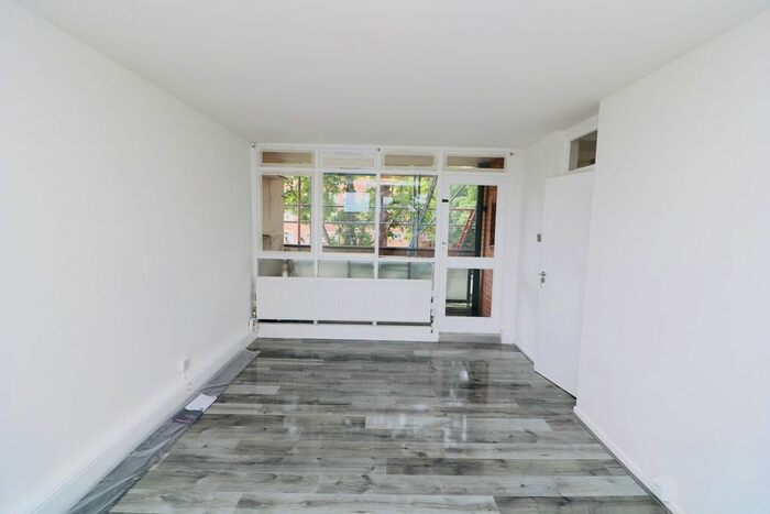 2 Bedroom Flat To Rent In Stoford Close, London, SW19