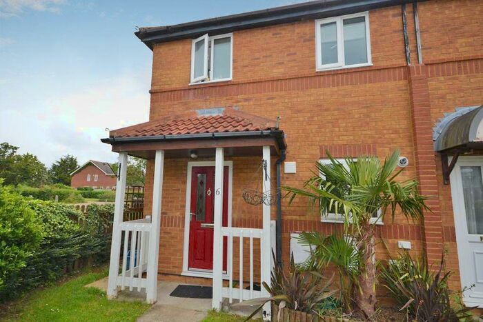 3 Bedroom End Of Terrace House To Rent In Pipston Green, Kents Hill, Milton Keynes, Buckinghamshire, MK7
