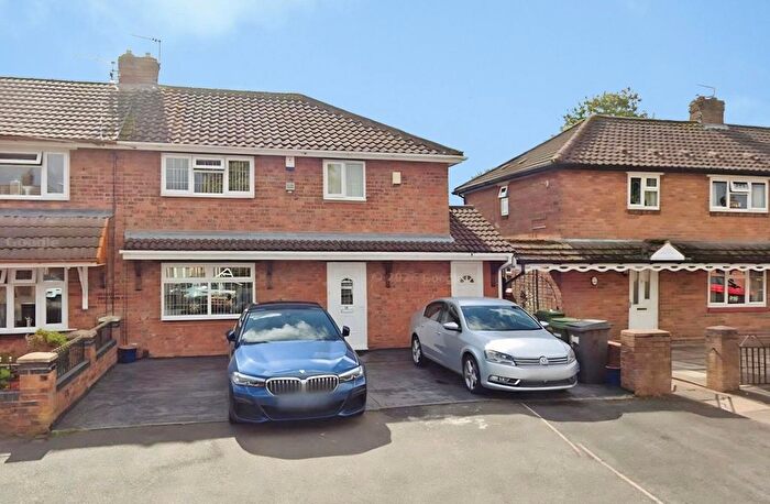 3 Bedroom Semi Detached House To Rent In Moreton Avenue, Wolverhampton, WV4