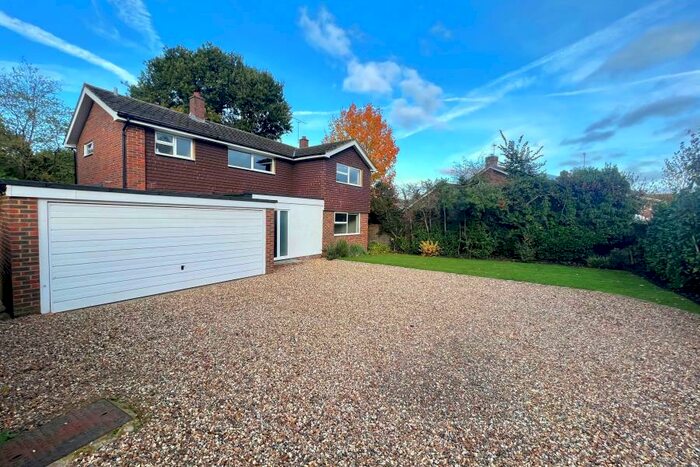 4 Bedroom Detached House To Rent In Horsell, GU21