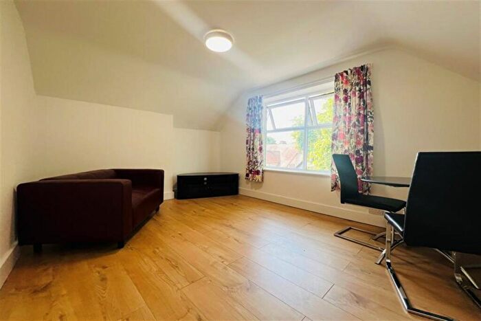 1 Bedroom Apartment To Rent In Thorncliffe Road, NG3