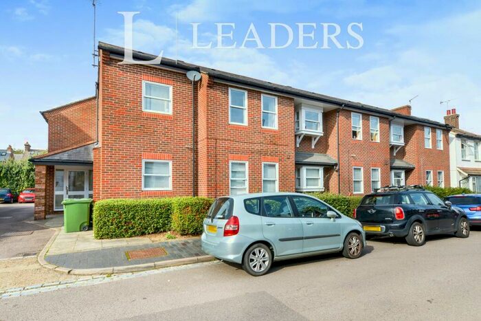 1 Bedroom Flat To Rent In Stable Court, AL1