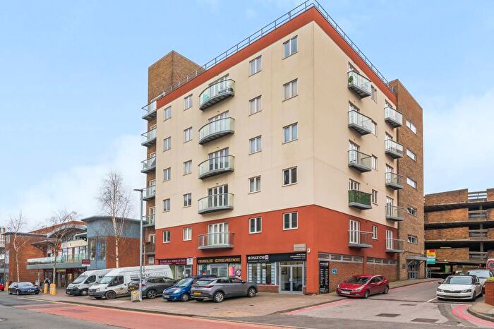 1 Bedroom Apartment For Sale In Gowring House, Market Street, Bracknell, Berkshire, RG12