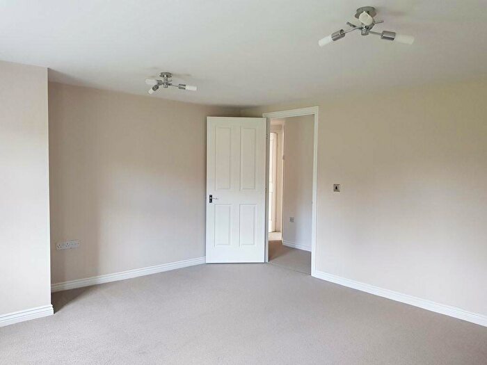2 Bedroom Flat To Rent In Palmerston Road, Ilkeston, DE7