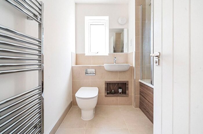 3 Bedroom Town House For Sale In George Avenue, Milton Keynes, Buckinghamshire, MK17